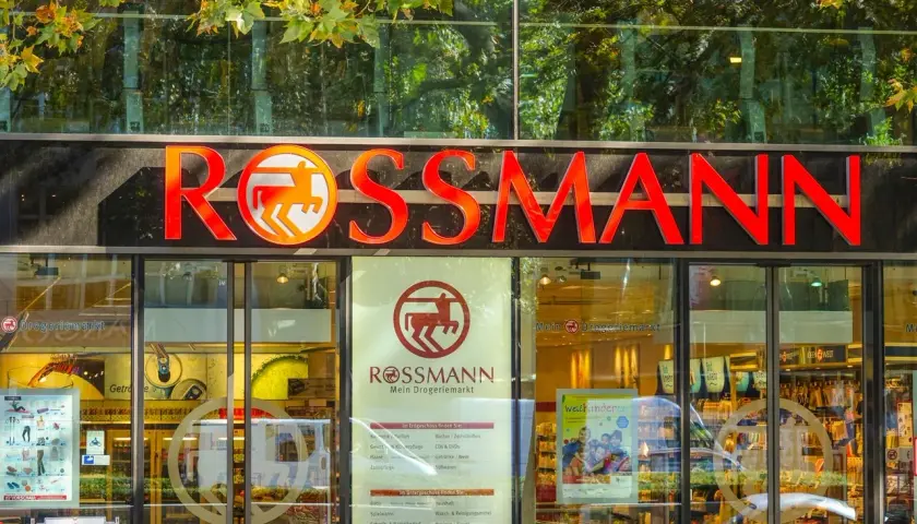 Jak wywołać zdjęcia w Rossmannie? Proste metody i porady
